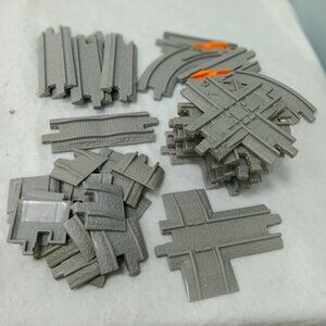 Fisher Price Geotrax 32 Pieces of Gray Railway Tracks